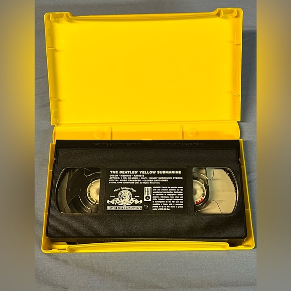 Vintage 1999 The BEATLES: Yellow Submarine VHS Tape Yellow Compact Clamshell - Picture 4 of 4